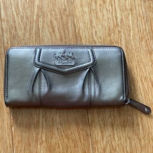 Authentic Coach Zipper Wallet